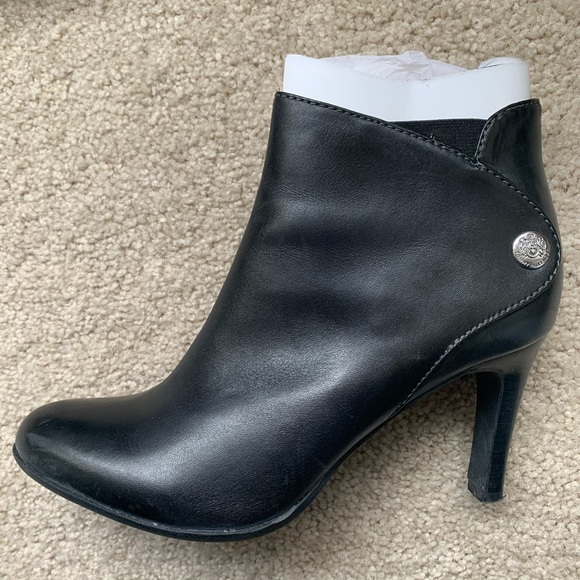 Tommy Hilfiger black leather booties, size 6M - Picture 5 of 8